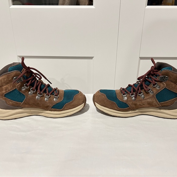 Merrell Women’s Brown and Teal Hiking Shoes - Picture 4 of 7